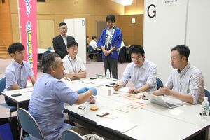 県内9信金が開いた合同の個別商談会=9月6日、三条市