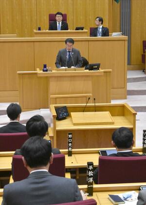 一般質問が始まった新潟市議会２月定例会本会議＝３日、新潟市議会