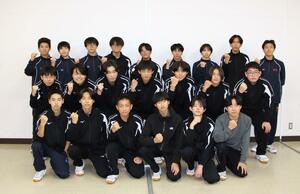 ホッケーの全国高校選抜に初出場する男子・巻総合の選手たち