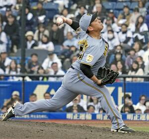 ７回に登板し好投した阪神・桐敷＝ＺＯＺＯマリン