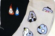 足元に「三角だるま」や「ごずっちょ」いかが♪「靴下屋」とコラボで商品化、阿賀野市のPRにも