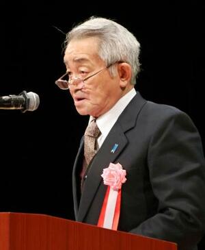 講演する地村保志さん=14日午後、福井市