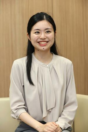 「ステージで歌えることを楽しもうと思って臨んだ」と振り返る梅澤ゆきのさん=新潟市中央区の新潟日報メディアシップ