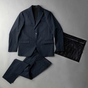 　全日空商事の「ＡＢＡＨＯＵＳＥ　ｆｏｒ　ＡＮＡ　トラベラーズセットアップスーツ」