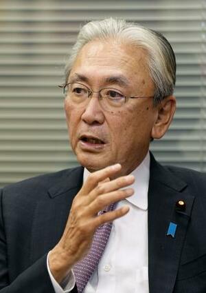 　インタビューに答える古屋圭司氏