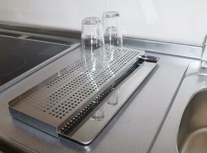 「スリム水切りラック15cmステンドライ」。天板は高さ3センチと薄型で水受けトレーが付いている=三条市下保内