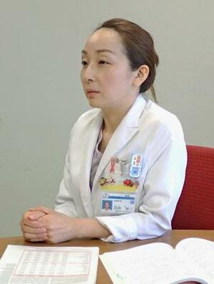 遺伝子検査や治療の選択について専門家によく相談するよう勧める福島県立医大の岡野舞子講師=福島市の同医大