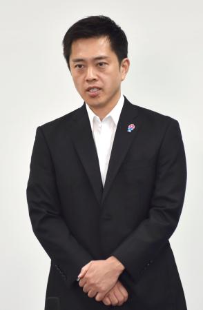大阪府庁で取材に応じる日本維新の会の吉村洋文代表=28日午後