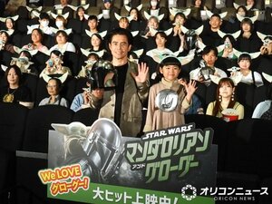 『スター・ウォーズ／マンダロリアン・アンド・グローグー』WE LOVEグローグー！大ヒット記念舞台あいさつに登壇した（左から）伊藤英明、永尾柚乃 （C）ORICON NewS inc.