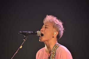 シンガー・ソングライターの落合みつを(本人提供)