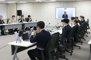 屋内退避について自治体の意見が報告された原子力規制委員会の検討チームの会合=11月12日、東京・六本木