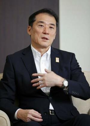 インタビューに答えるりそな銀行の岩永省一社長