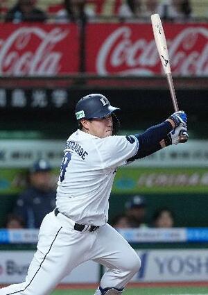 　１回西武無死一、三塁、渡部が右前に先制打を放つ＝ベルーナドーム