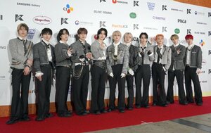 JO1(左から)金城碧海、川西拓実、豆原一成、河野純喜、佐藤景瑚、白岩瑠姫、木全翔也、大平祥生、川尻蓮、鶴房汐恩、與那城奨 (C)ORICON NewS inc.