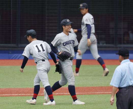中越－新潟産大付　７回表２死一塁　中越２番手遠藤快斗から雨木天空へ継投＝エコスタ