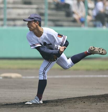 新津工－新潟第一　新潟第一の先発・渡部蒼汰＝新発田市五十公野公園野球場