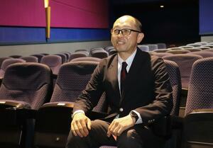 「新潟ご当地映画が本当に多い。来年以降も要注目」と語るイオンシネマ県央の藤原一平総支配人=燕市井土巻3