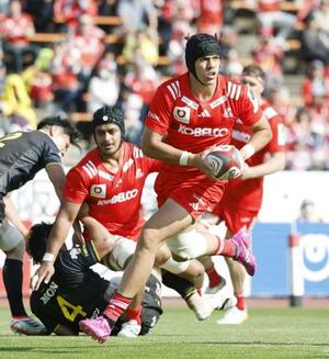 　神戸―東京ＳＧ　後半、トライを決める神戸・イオアサ＝神戸ユニバー