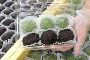 今年から販売日が5月31日、6月1日に変わった「お強の餅」