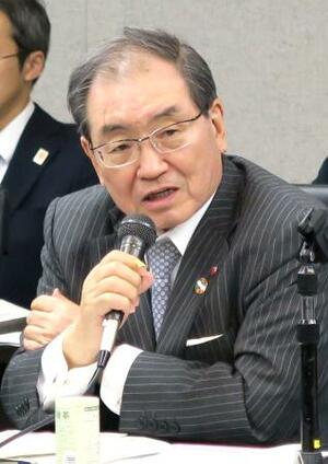 　大阪・関西万博の成果を検証する会議の初会合で発言する、日本国際博覧会協会の十倉雅和会長＝２５日午後、経産省