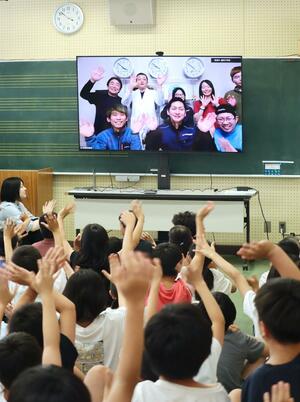 南極・昭和基地と塩沢小をつないで開いた南極教室=南魚沼市塩沢