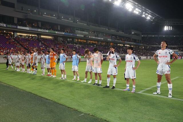 京都－新潟　京都に逆転負けを喫し、リーグ戦４連敗となった新潟＝サンガＳ