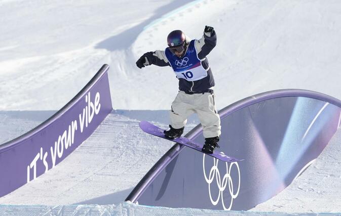 男子スロープスタイル決勝 滑走する長谷川帝勝=リビーニョ(共同)