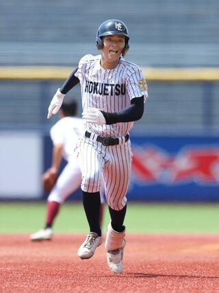 北越－新発田　１回北越１死一、二塁、嶋武仁が２点適時三塁打を放ち２－０＝７月１９日、新潟市中央区長潟のハードオフ・エコスタジアム