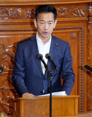 　衆院本会議で代表質問する岡本三成氏（中道改革連合・無所属）