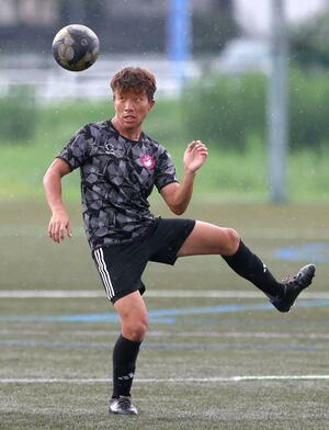 東京デフリンピックのサッカー日本代表に選ばれた齋藤心温さん=上越市昭和町1