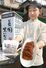 自販機で売っている油揚げ「長岡黒いなり」。珍しさが人気を呼んでいる＝長岡市川崎町