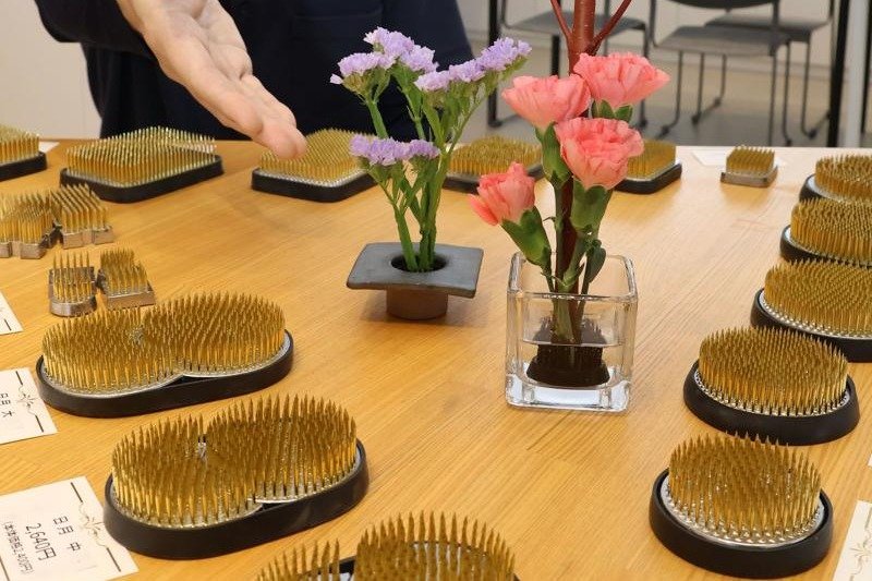 剣山ずらり200種類！好きに選んで生け花体験 石﨑剣山製作所（新潟県