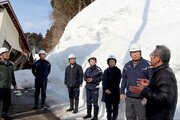 上越市議会が大雪による災害救助法適用の大島区田麦地区など視察　住民から被害状況を聞き取り