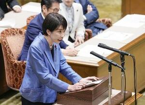 党首討論で答弁する高市首相=11月26日、国会