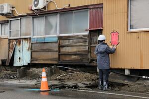建物の安全性を調べた被災建築物応急危険度判定=1月3日、新潟市西区大野