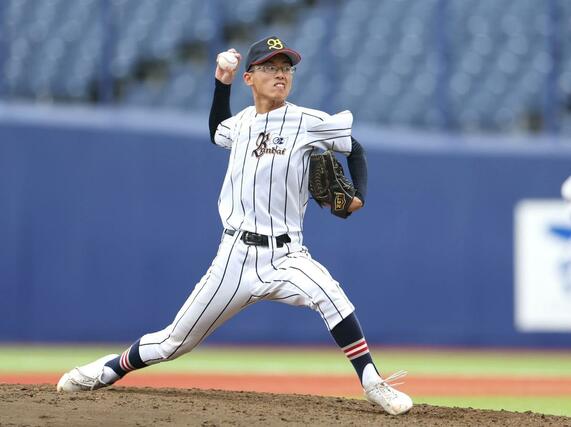 新潟江南－万代　２回から２番手で登板した万代の由藤彰人＝エコスタ