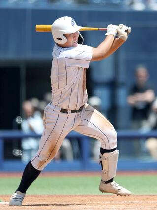 北越－新潟産大付　９回新潟産大付１死一、三塁、小山一京の犠飛で１－０＝エコスタ