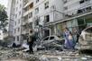 ロシアの攻撃で損壊したウクライナ・キーウの集合住宅=2日(共同)