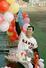 1966年10月、日本シリーズの最高殊勲選手に選ばれ、声援に応える柴田勲さん=後楽園