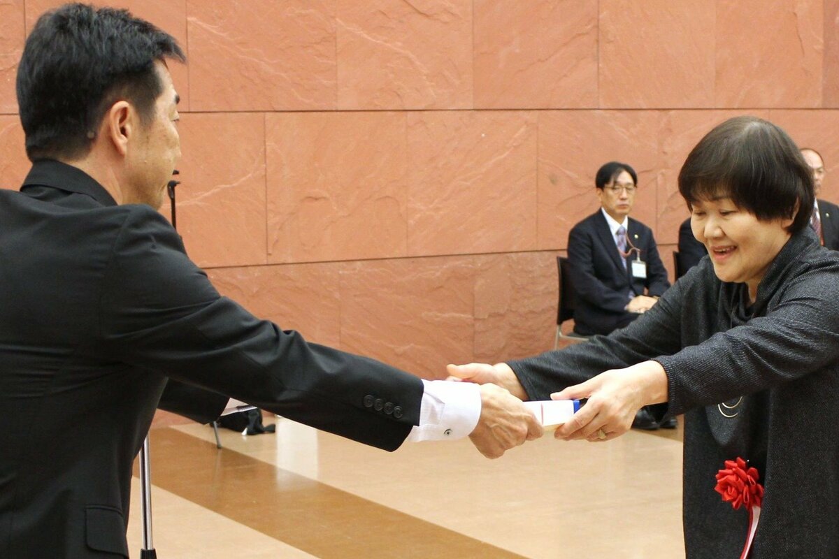 市民の教育支えた功労に感謝！ 新潟県の長岡市教育委員会が学校医や