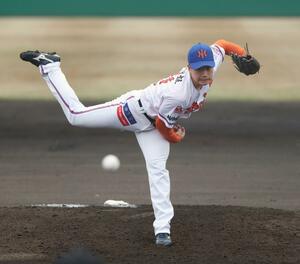４番手で継投した鈴木颯人＝長岡市悠久山野球場