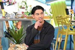トーク番組『A-Studio＋』に出演する賀来賢人（C）TBS
