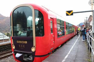 えちごトキめき鉄道のリゾート列車「雪月花」
