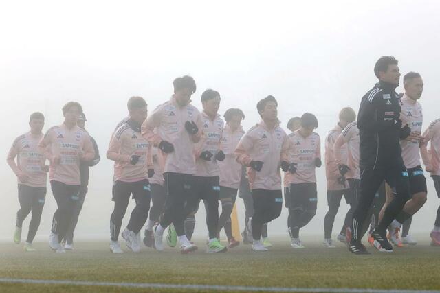 霧が発生した練習場＝１月１７日、宮崎県都城市の高城運動公園