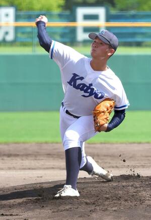 力投する高商新井海洋の主戦・丸山椋介(海洋)=柏崎市佐藤池