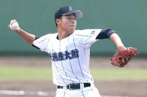 新潟産大付－新潟明訓　完投した新潟産大付の石黒太一＝長岡市悠久山