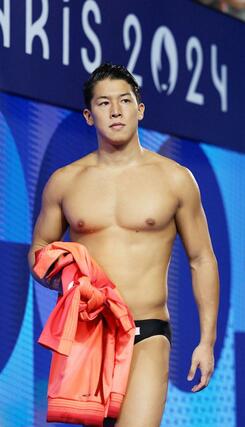 日本－フランス　２戦連続で１点差負けとなり、悔しそうな表情で引き上げる稲場＝サンドニ（新潟日報社写真映像部・新井田悠）