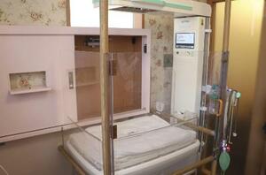慈恵病院の赤ちゃんポスト「こうのとりのゆりかご」=2025年5月、熊本市