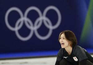 　カーリング女子１次リーグの中国戦に出場した吉村紗也香＝１９日、イタリア・コルティナダンペッツォ（共同）
