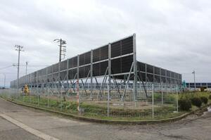 市下水終末処理場に導入した太陽光発電設備＝燕市東太田